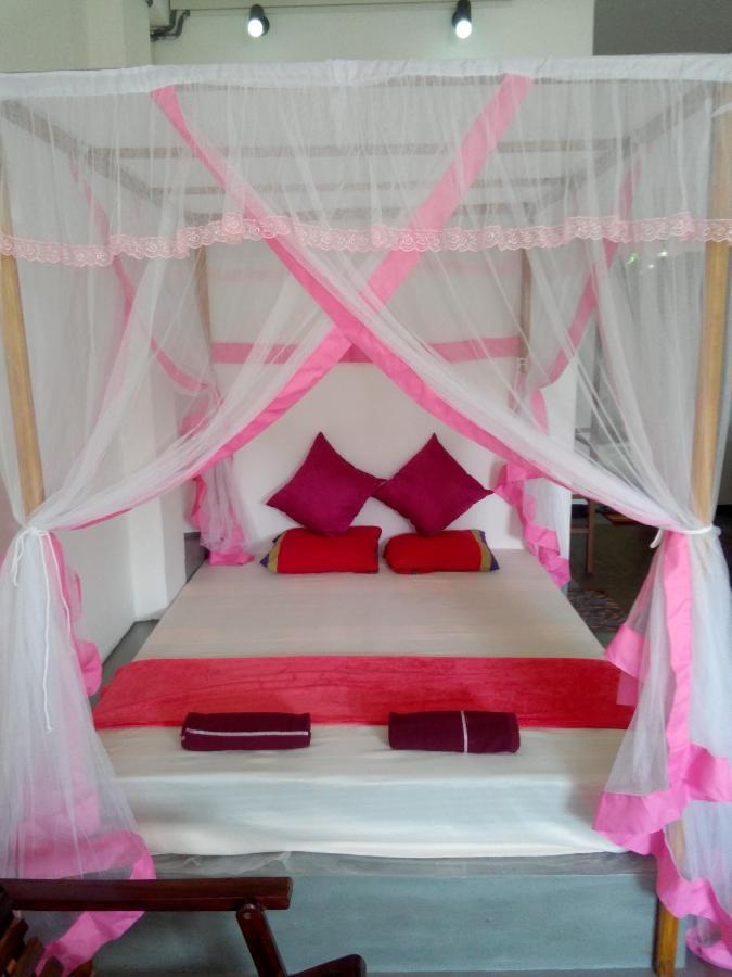 Villa Maleena ฮิกคาดูวา ภายนอก รูปภาพ